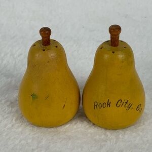 Vintage Wooden Yellow Pear-Shaped Salt &‎ Pepper Shakers from Rock City Georgia